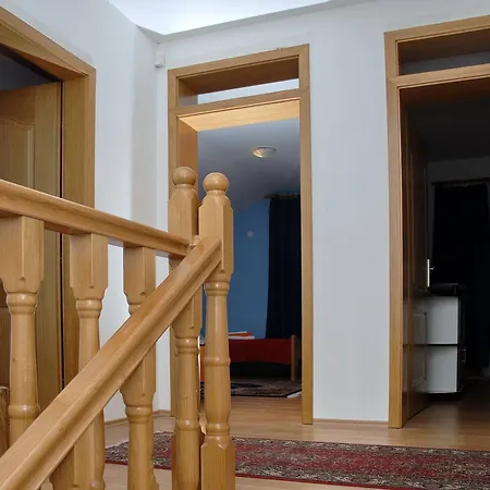 Willa Aventador House